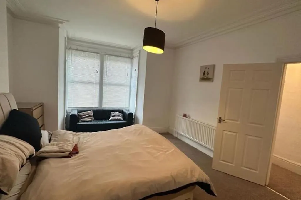 Two Bedroom Flat Close To Newcastle City Centre 뉴캐슬어폰타인